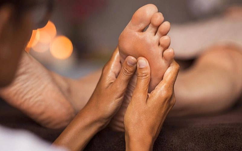 10 Lợi Ích Tuyệt Vời Khi Massage Chân Định Kỳ