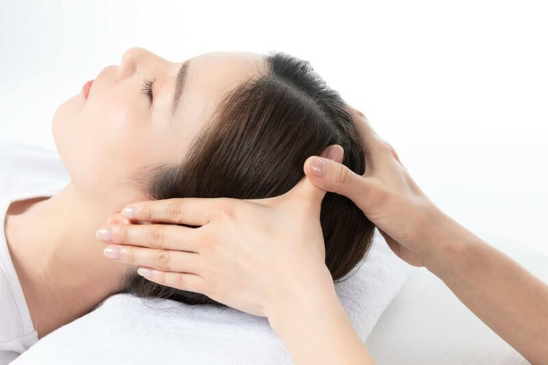Massage đầu giúp cải thiện tình trạng mọc tóc