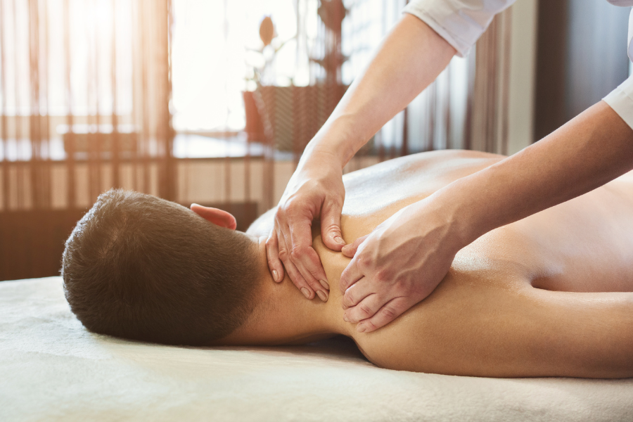 Lợi ích của massage 1 kèm 1 cho nam